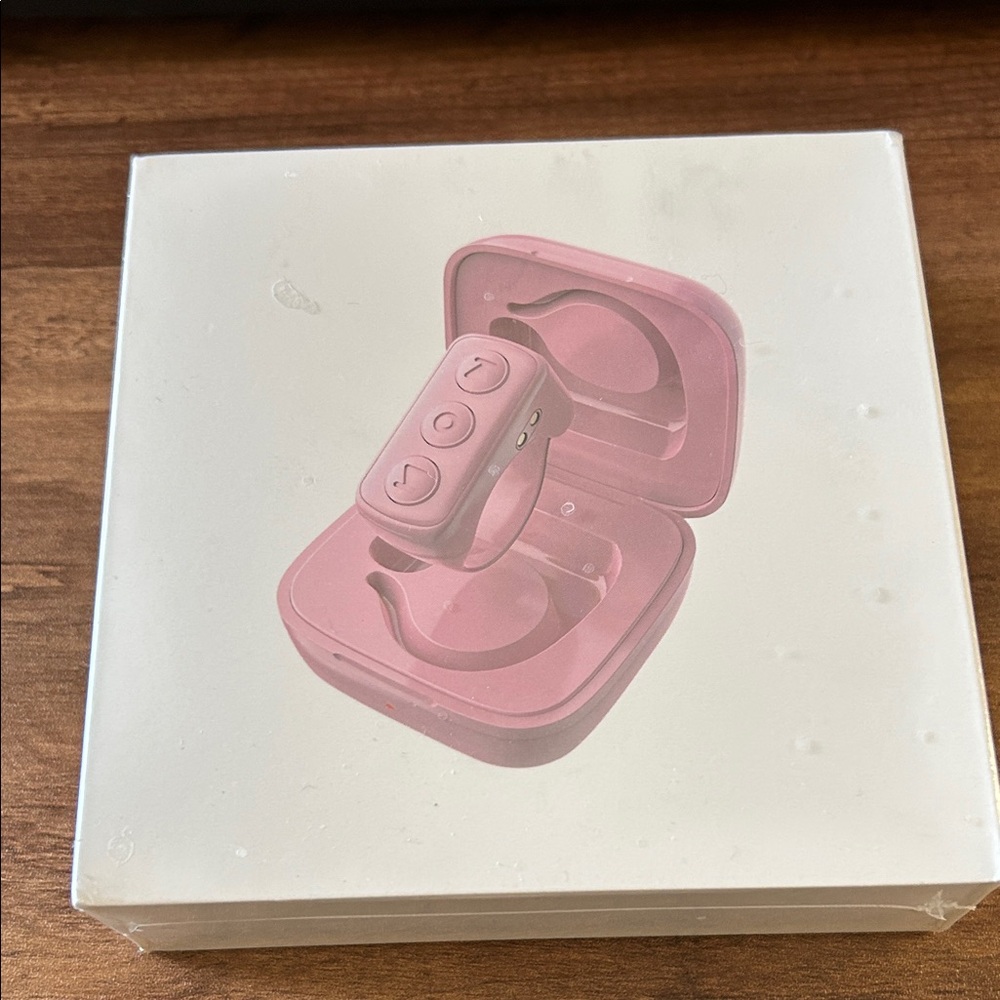 New in Box Remot Control “Page Turner” for electronics.